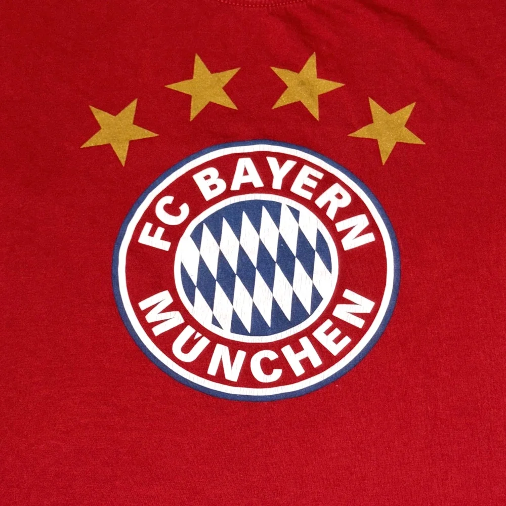 FC Bayern Munich Football T-Shirt Adult Small Red‎ Cotton Crew Neck Short Sleeve